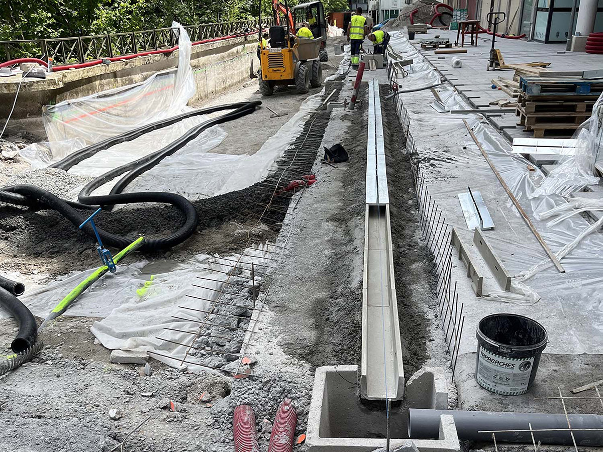 Paseo fluvial en Zumarraga fase I _ Reurbanización c / Secundino Esnaola 12 -14