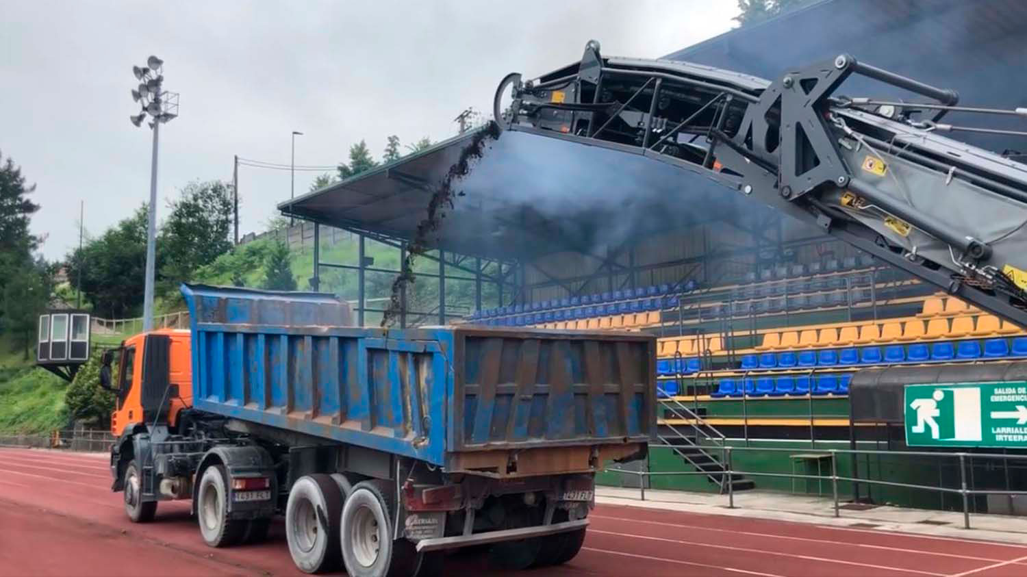 Pista de atletismo en complejo deportivo Argixao
